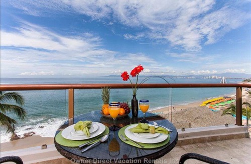 Amapas Hotel | 3 Bedroom/4 Bathroom Condo on Los Muertos Beach