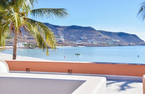 Esterito Villa | 3-bedroom beach villa in Puerta Cortes, La Paz with WiFi, AC