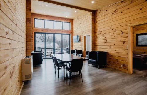 Harwood House | 3-BR Lakefront Cottage Rice Lake #1