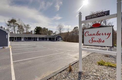 Wareham Apartment | 3 Mi to Beach & Pier: Pet-Friendly Cape Cod Apt!