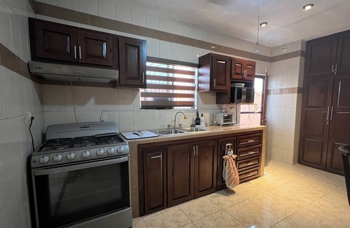 Santiago House | "3 Min to Santiago Square! 'La Casita De Santiago' – Your Charming Getaway!"