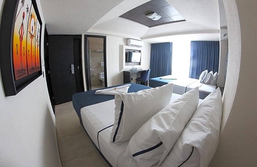 Colonia 5 de Diciembre Hotel | 3-Star Hotel ∙ Portonovo Plaza Malecon Puerto Vallarta