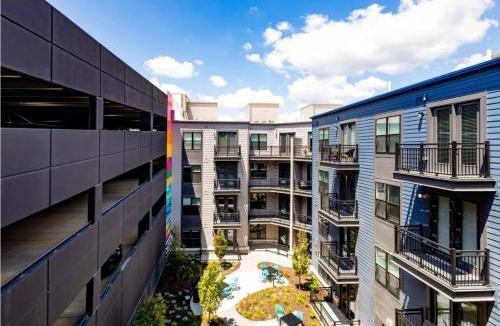 East Walnut HIlls Apartment | 3 Stylish apartments near shops and entertainment