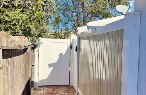 Westside Costa Mesa House | 30 day long term Private Studio in Costa Mesa!
