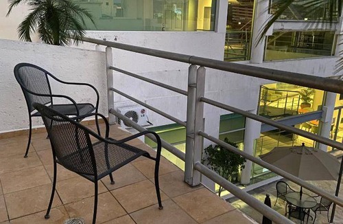 Leon Hotel | 30 m² Hotel ∙ 10 guests