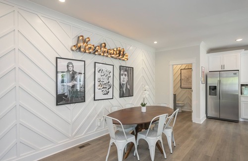 East Nashville House | 36 🛌 BEDS | 🏡 🏡 🏡 3 SIDE BY SIDE | LARGE ​🎉 CELEBRATIONS