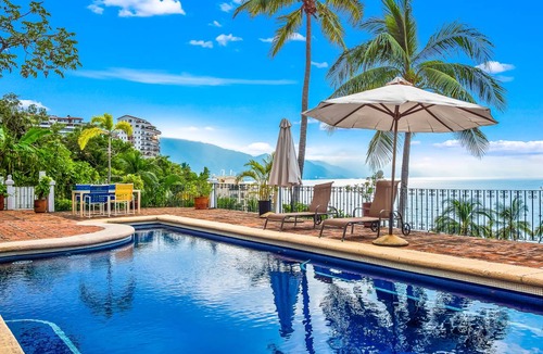 Conchas Chinas Condo | 376 m² Condo ∙ 3 bedrooms ∙ 6 guests