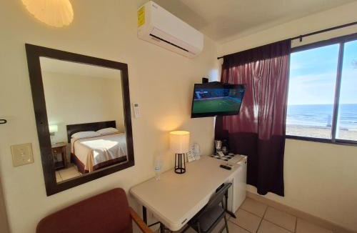 San Felipe Hotel | #39 Bungalow Seaside Hotel & Victors RV Park