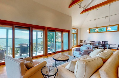 Isle of Springs House | 390 m² House ∙ 3 bedrooms ∙ 10 guests