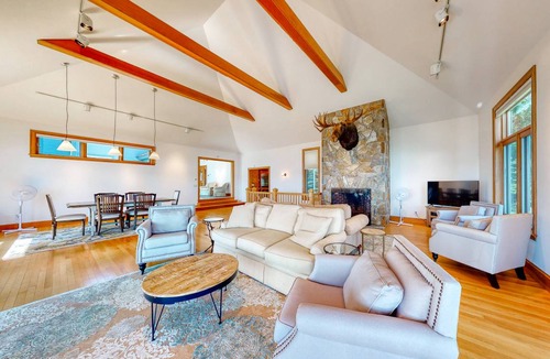 Isle of Springs House | 390 m² House ∙ 3 bedrooms ∙ 10 guests