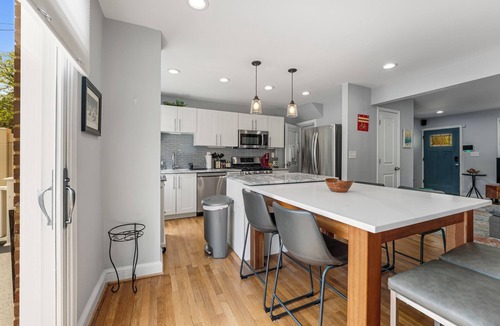 Lower Central NE House | 3BR/2.5 BA Queen Beds, pets OK near Cap Hill