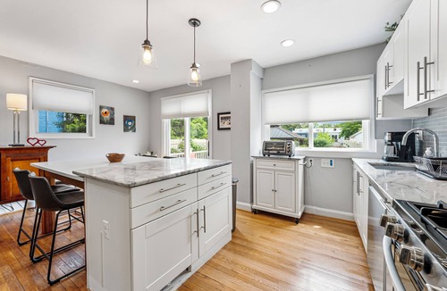 Lower Central NE House | 3BR/2.5 BA Queen Beds, pets OK near Cap Hill