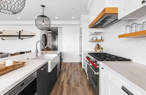 West Newport House | 3BR + Loft Ocean View | Rooftop, Hot Tub, Parking