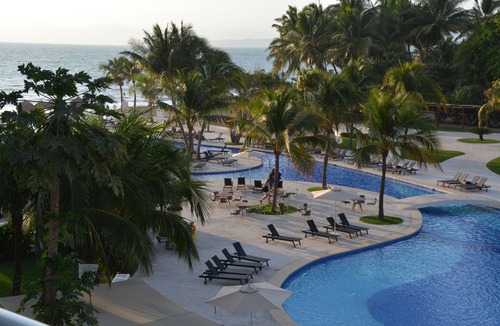 Nuevo Vallarta Condo | 3BR Luxury Villa Magna Beachfront Condo - Best of Everything!