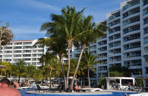 Nuevo Vallarta Condo | 3BR Luxury Villa Magna Beachfront Condo - Best of Everything!