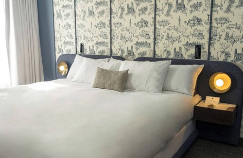 Old Montreal Hotel | 4 Family-Friendly Comfort at Stylish Suites Near Underground City Shopping!