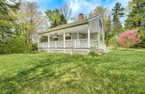 Wilmington House | 4 Mi to Lake Raponda! Secluded Family Cottage
