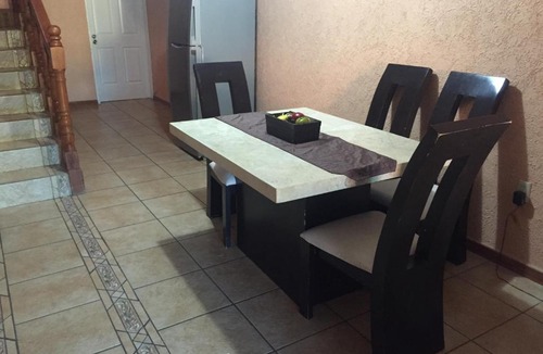 Zapopan House | 4 recamaras, zona sur, wifi, jardin, cochera