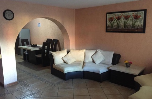 Zapopan House | 4 recamaras, zona sur, wifi, jardin, cochera
