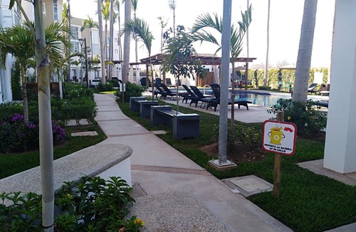 Cerritos House | 401-B
