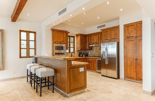 Buzzards House | 4BD Beachfront Villa with infinity pool and jacuzzi