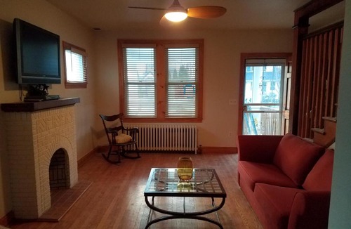 Woodridge House | 4BR 2 Full Bath Sleeps 10 Large Yard 2 Cars