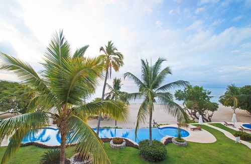 Punta de Mita Condo | 4Seasons InsideGate +Beachfront+IncredibleViews+Free2 golfCart+Housekeeper/cook