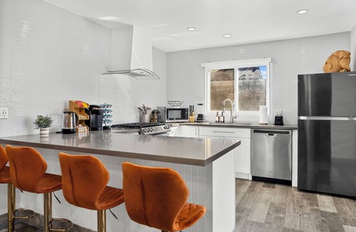 Westminster House | 5-bedroom house with Pool, Hot tub and Gameroom in Midway City
