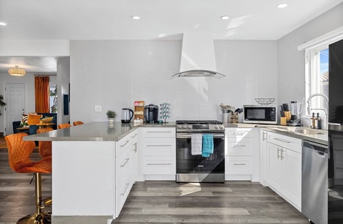 Westminster House | 5-bedroom house with Pool, Hot tub and Gameroom in Midway City