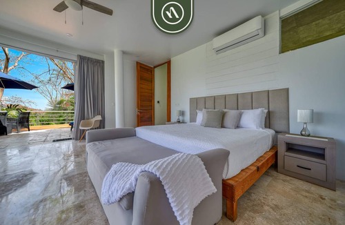 South Shore Hotel Area House | 500 m² House ∙ 4 bedrooms ∙ 8 guests