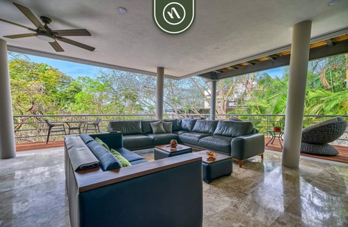 South Shore Hotel Area House | 500 m² House ∙ 4 bedrooms ∙ 8 guests