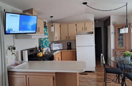 Donna House | 55+ active resort .