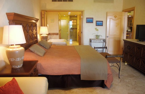 Flamingos Resort | 5th Floor Wow views, BradAndJoeyRentals Closest to ocean - Villa La Estancia
