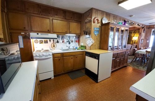 Lakeside Cottage | 608 Lakefront Beautiful Lakefront Cottage Right on the Lake Path!