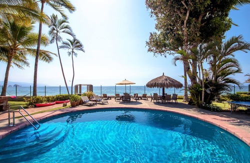 South Shore Hotel Area Villa | 7 bdrm Classic Hacienda on Puerto Vallarta´s best swimming beach, sleeps 24.