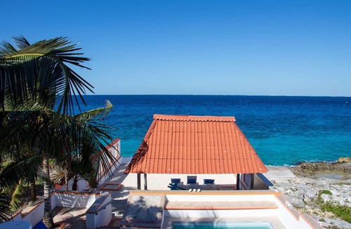 Zona Hotelera Norte House | 7 Bedrooms, Oceanfront, Bike Path to Town