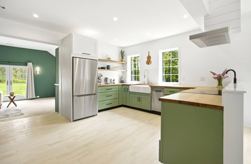 Lenox House | 7 minute walk to Tanglewood! Beautifully renovated 2BR Berkshire home.