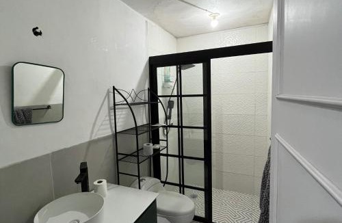 Leon Apartment | 7 VENATOR House Boutique