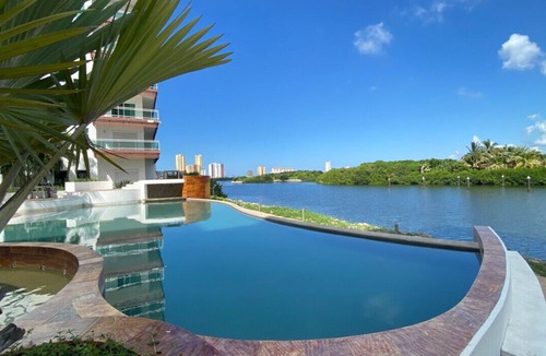 Marina Mazatlan Condo | 8014 Hotel room like in pacifika