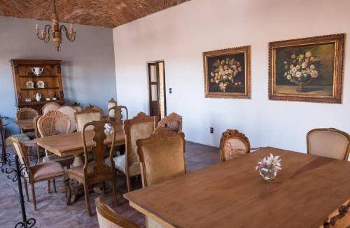 San Juan del Rio House | 930 m² House ∙ 8 bedrooms ∙ 16 guests
