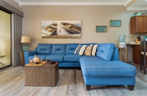 Sandy Beach Condo | 97 m² Condo ∙ 1 bedroom ∙ 4 guests