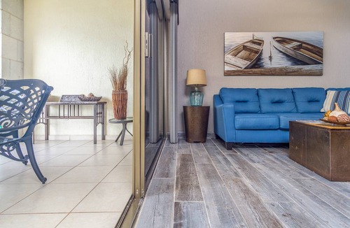 Sandy Beach Condo | 97 m² Condo ∙ 1 bedroom ∙ 4 guests