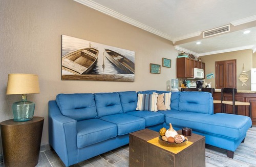 Sandy Beach Condo | 97 m² Condo ∙ 1 bedroom ∙ 4 guests