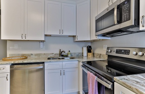 Boardwalk House | A 2/1 NSB beachside pool home, steps to Flagler Ave - pets welcome!
