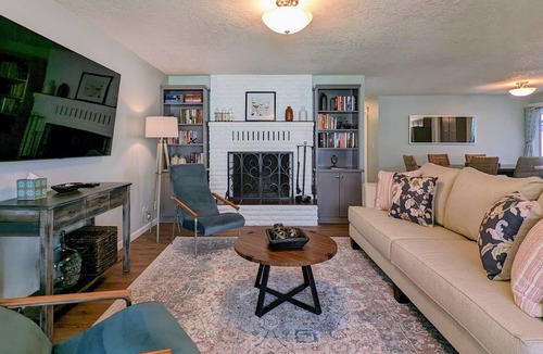 McMinnville House | A Charming Home In Historic McMinnville For Your Family`s Holiday