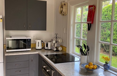Waimate Cottage | A heritage cottage in tranquil rural surrounds