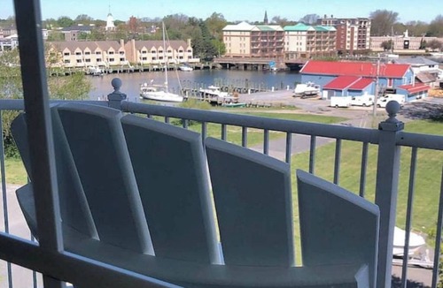 Downtown Cambridge Condo | A Kozy Waterfront Condo
