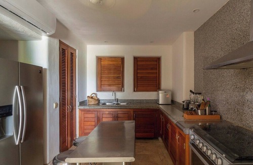 Ixtapa Villa | A luxurious beachfront house in Ixtapa Zihuatanejo's secure Arcano Development