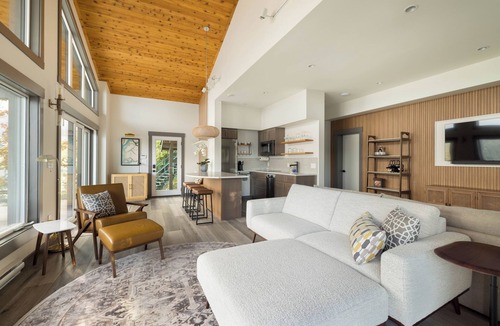 Madeira Park Cottage | A serene waterfront perch! Panoramic sunsets, huge deck with cliff-hung hot tub