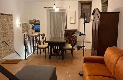 Montecchio House | A White Primrose in the hamlet
